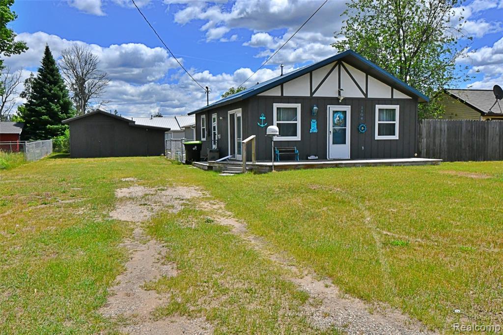 1104 Tanglewood Drive