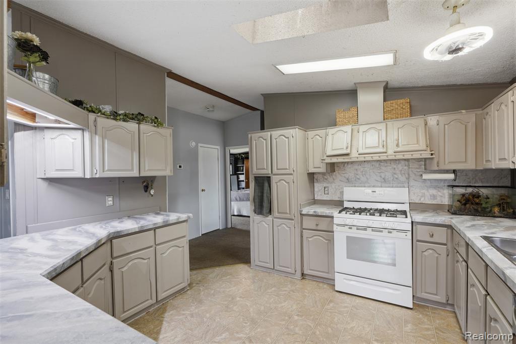 28725 Parkview Property Photo 2