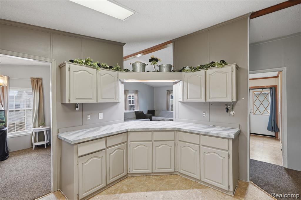 28725 Parkview Property Photo 4
