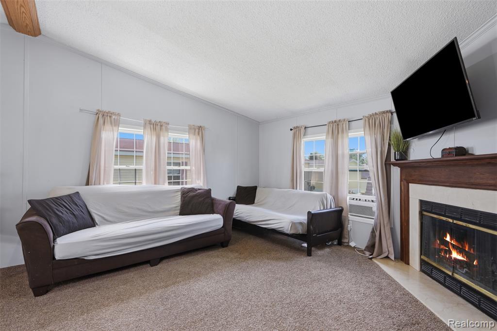 28725 Parkview Property Photo 8