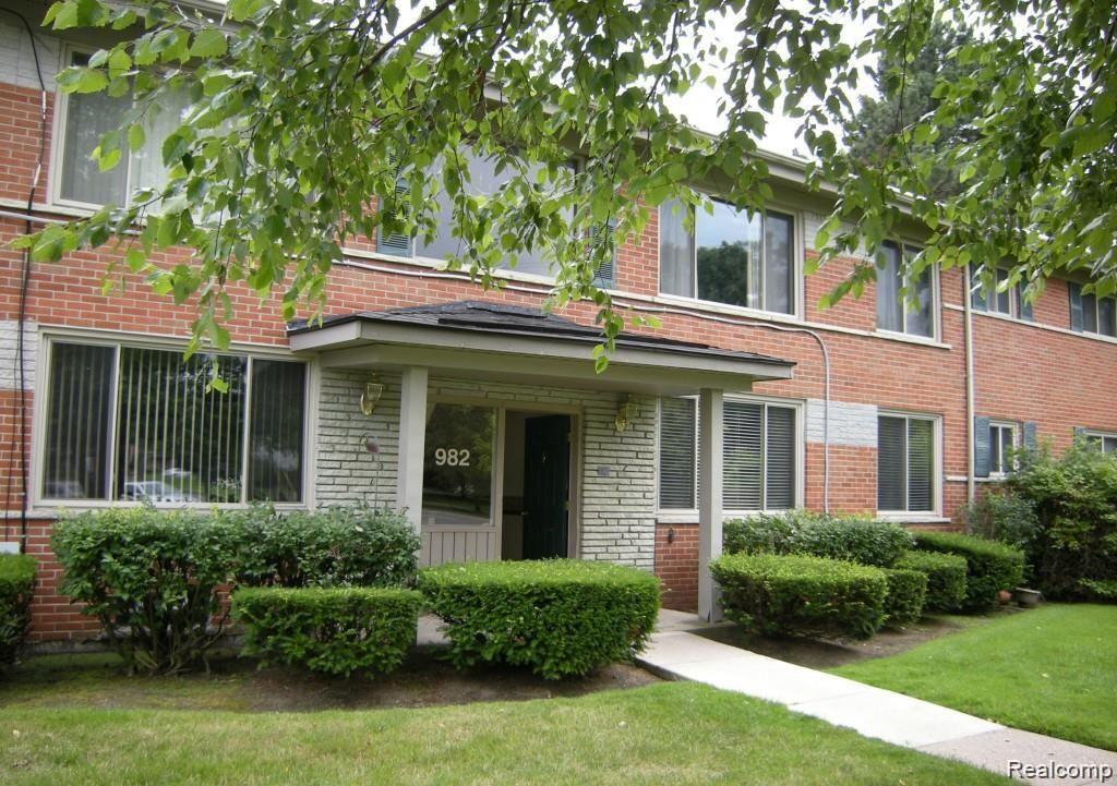 982 N Adams Road Property Photo 1