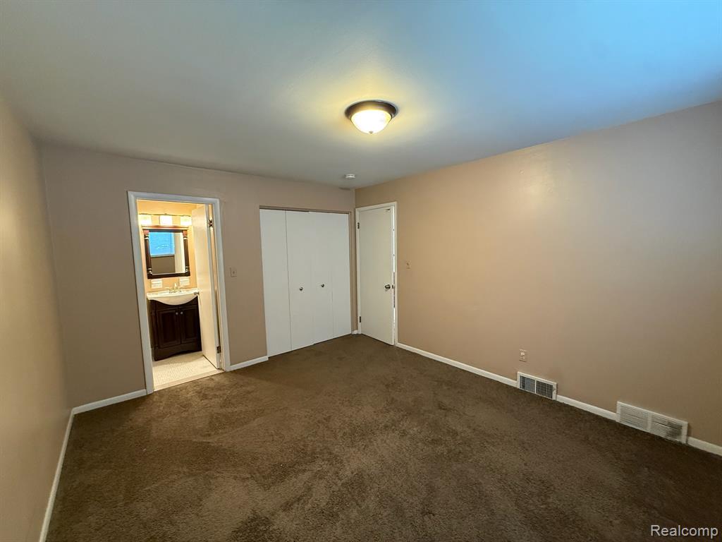 982 N Adams Road Property Photo 2