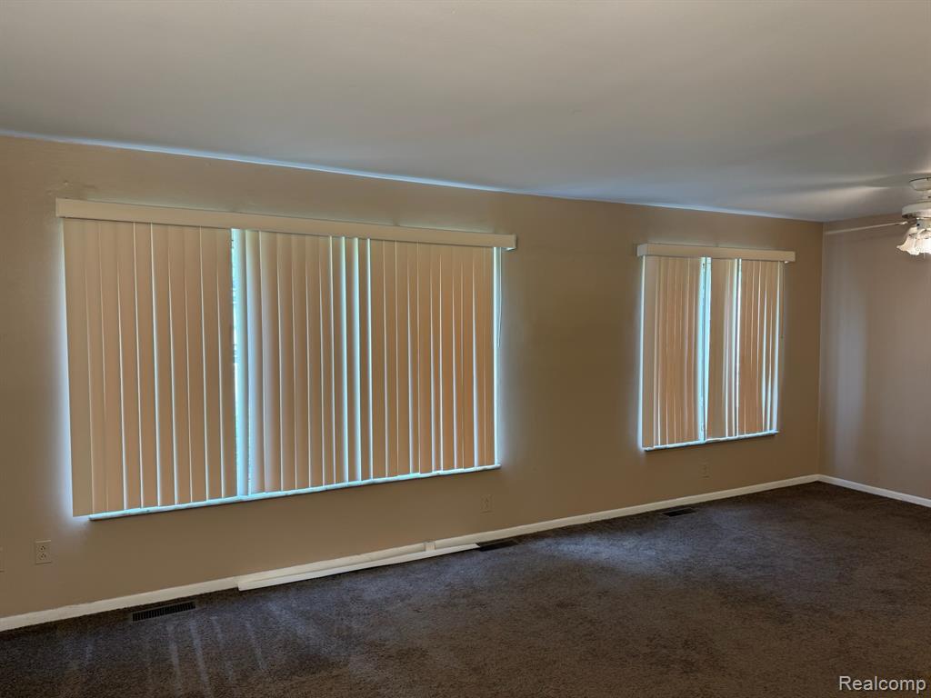 982 N Adams Road Property Photo 6