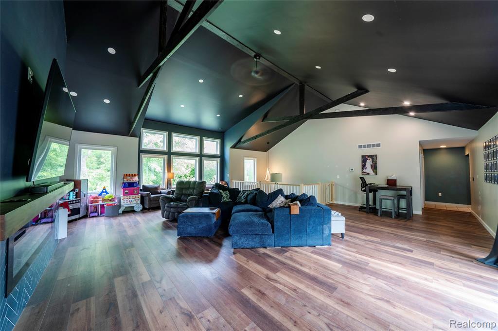 12100 Wilson Drive Property Photo 21