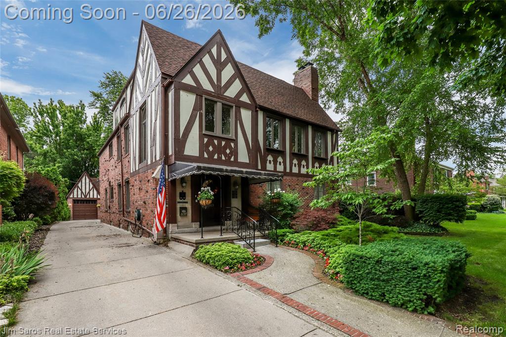 764 Harcourt Road Property Photo 1