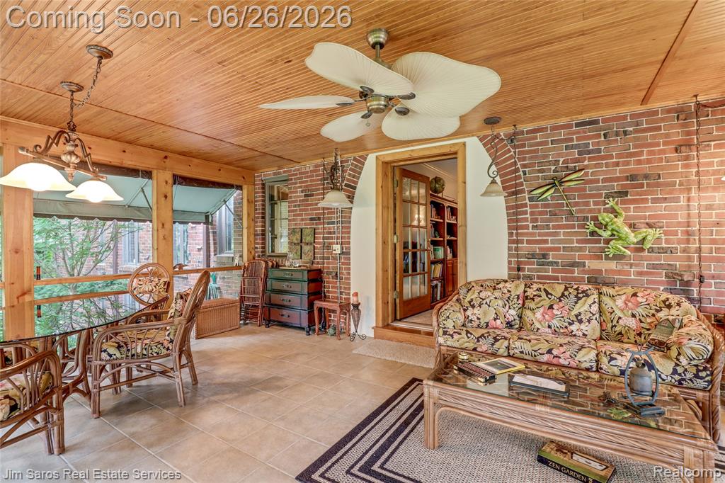 764 Harcourt Road Property Photo 9