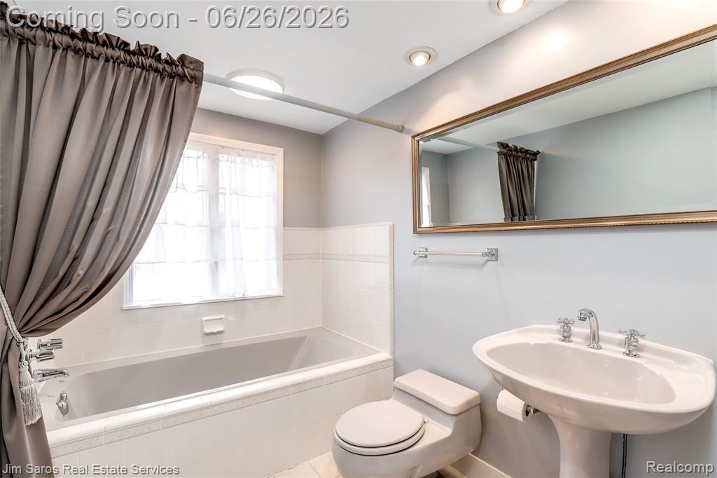 764 Harcourt Road Property Photo 32
