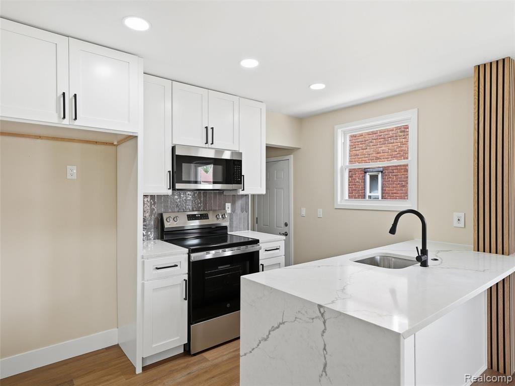 16835 Lesure Street Property Photo 12