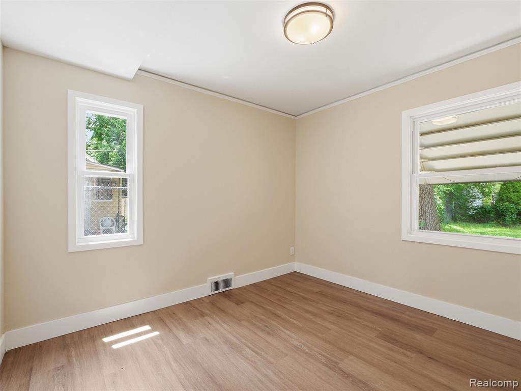 16835 Lesure Street Property Photo 17