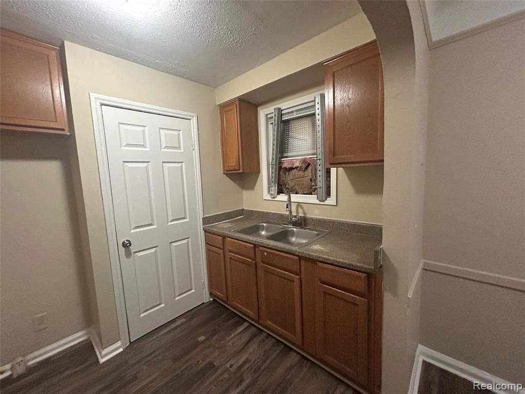 16824 Rutherford Street Property Photo 3