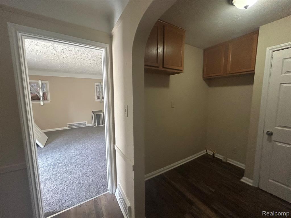 16824 Rutherford Street Property Photo 7