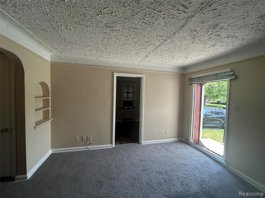 16824 Rutherford Street Property Photo 8