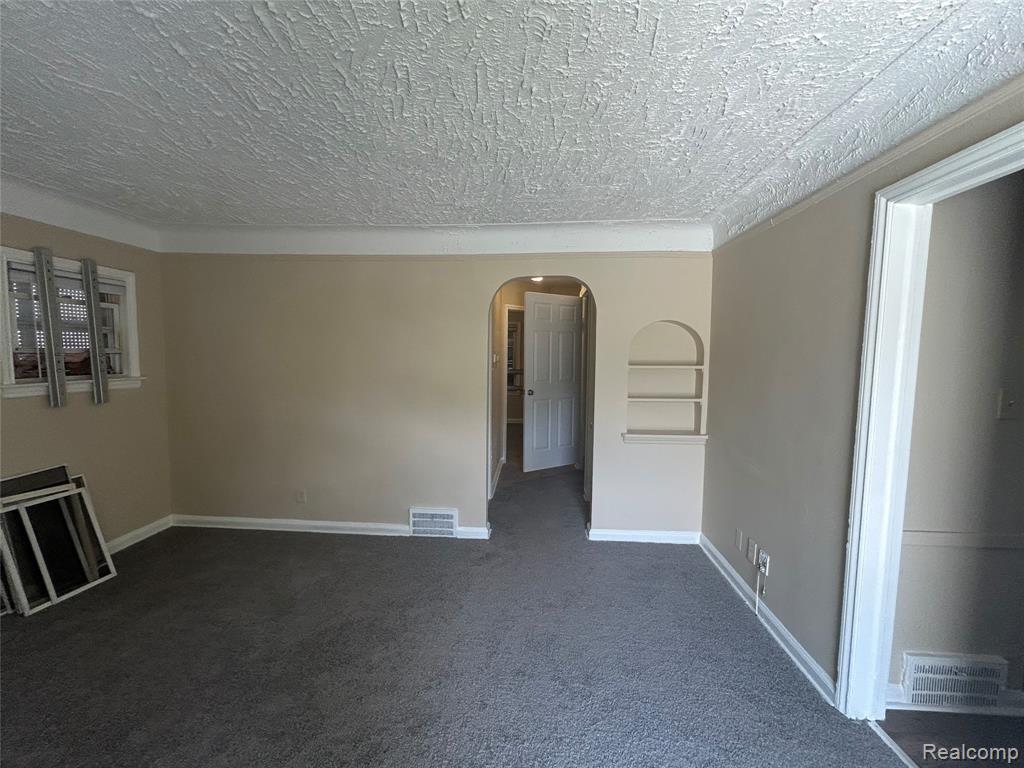 16824 Rutherford Street Property Photo 9