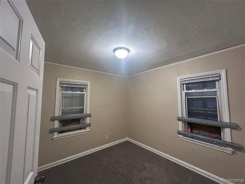 16824 Rutherford Street Property Photo 11