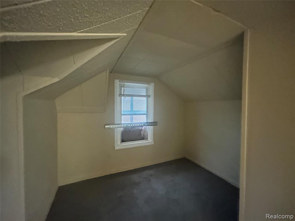 16824 Rutherford Street Property Photo 12