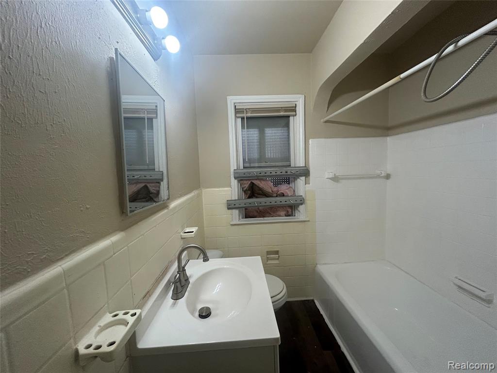 16824 Rutherford Street Property Photo 15