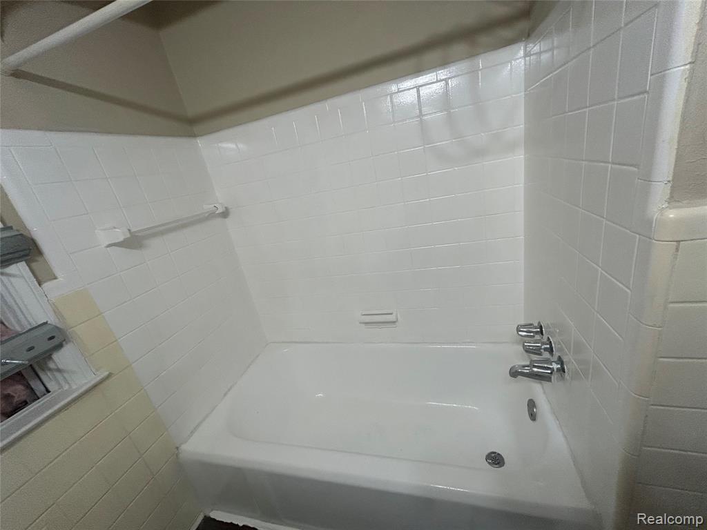 16824 Rutherford Street Property Photo 16