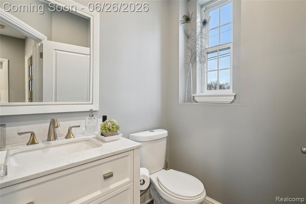 861 Coolidge Road Property Photo 13