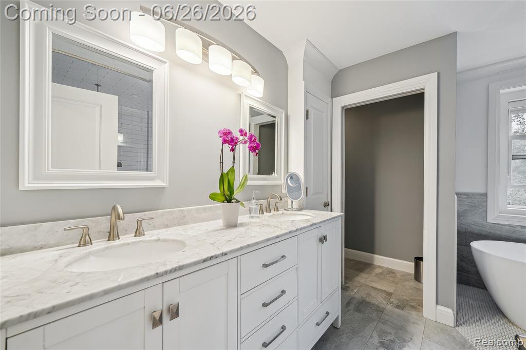 861 Coolidge Road Property Photo 22