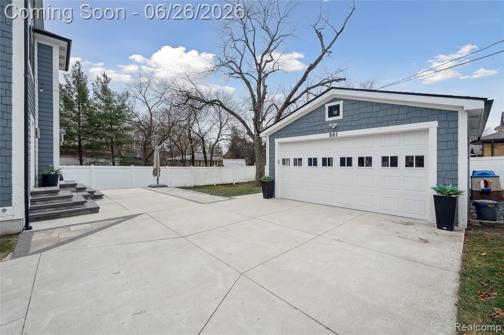 861 Coolidge Road Property Photo 27