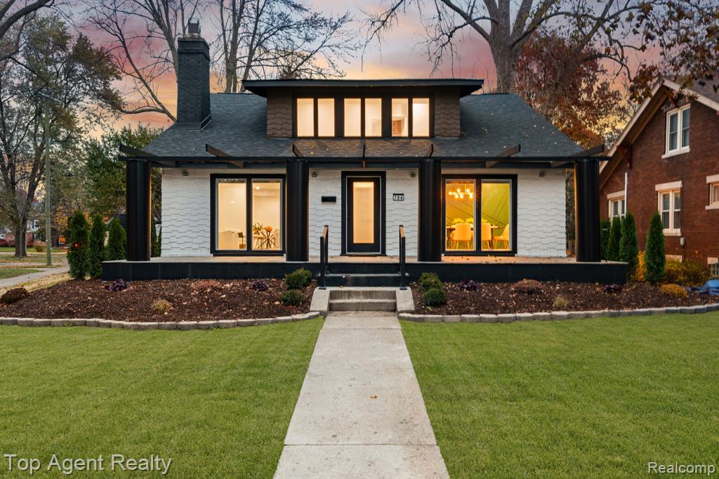 784 Barrington Road Property Photo 1