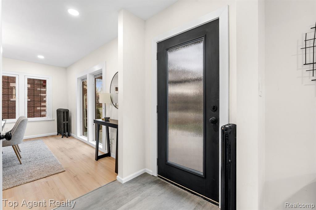 784 Barrington Road Property Photo 6
