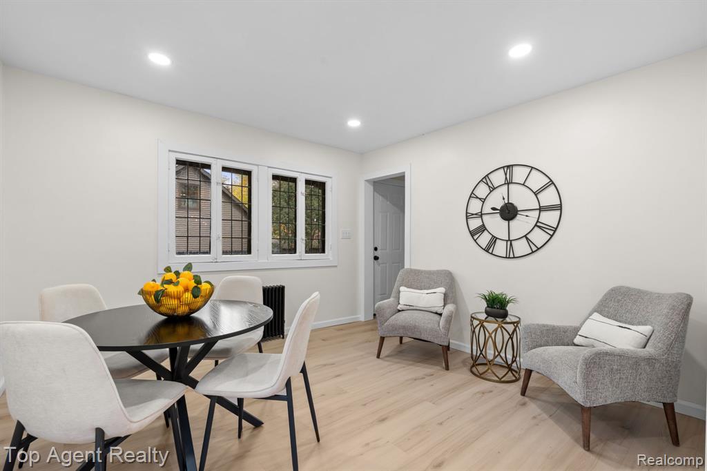 784 Barrington Road Property Photo 16