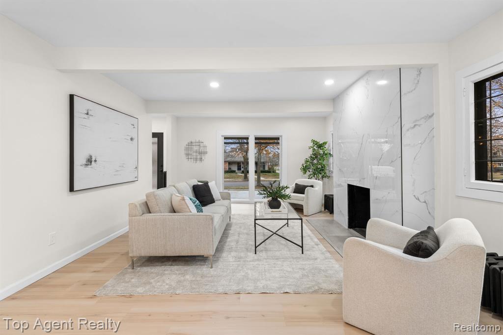 784 Barrington Road Property Photo 18