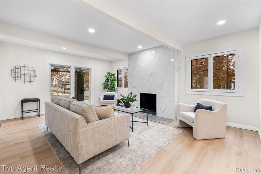 784 Barrington Road Property Photo 19