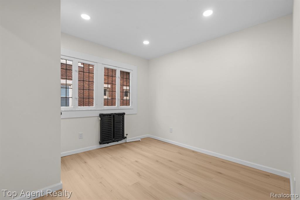 784 Barrington Road Property Photo 23