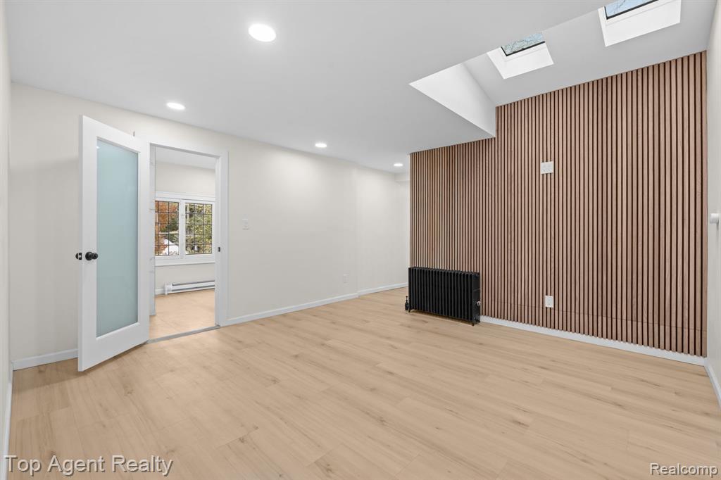 784 Barrington Road Property Photo 32