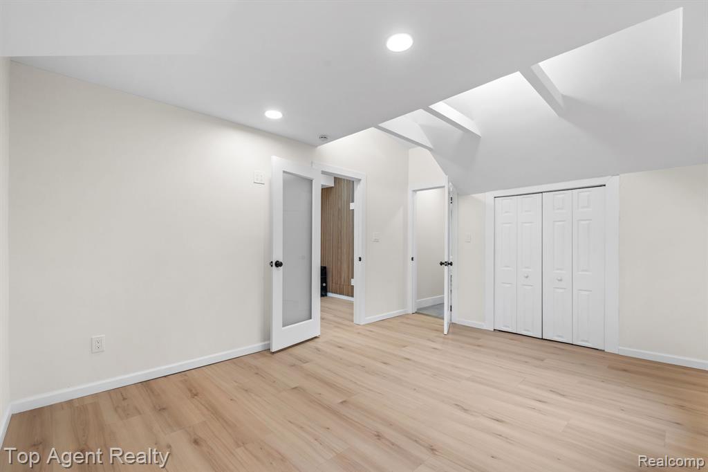 784 Barrington Road Property Photo 33