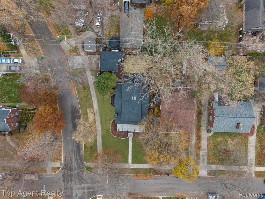 784 Barrington Road Property Photo 55