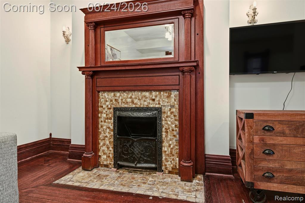 701 W Canfield Street Property Photo 12
