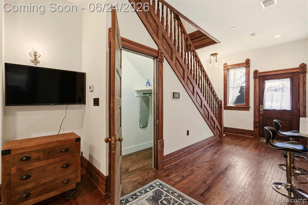 701 W Canfield Street Property Photo 13