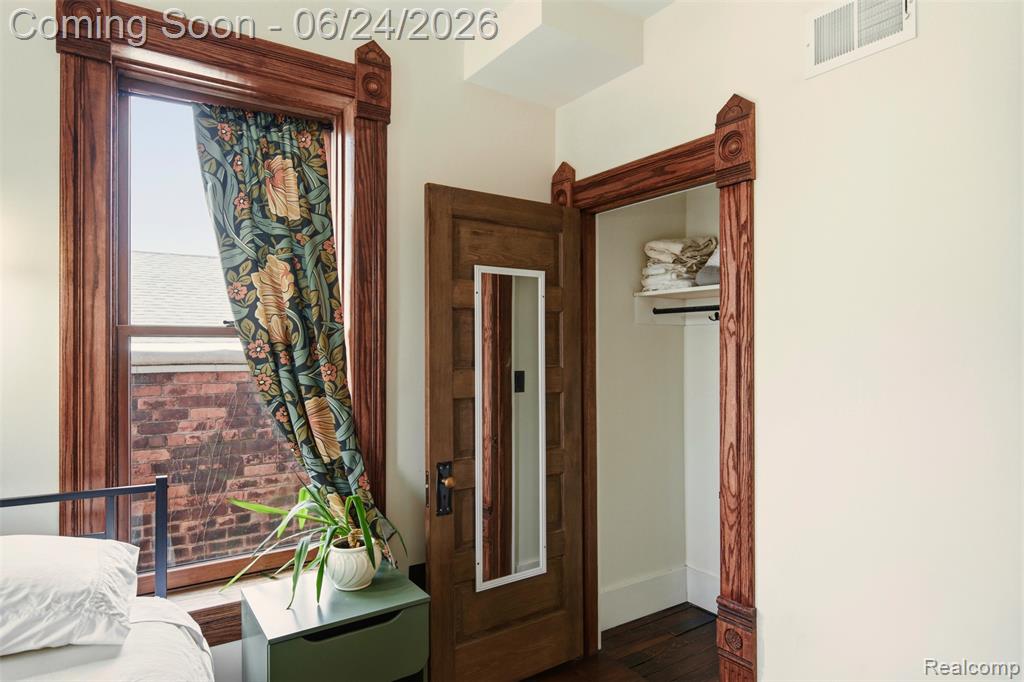 701 W Canfield Street Property Photo 18