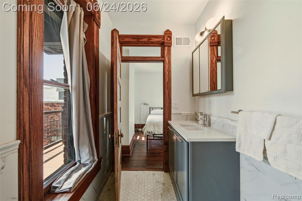 701 W Canfield Street Property Photo 19