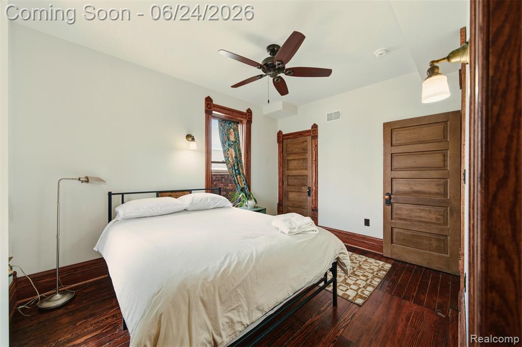 701 W Canfield Street Property Photo 20