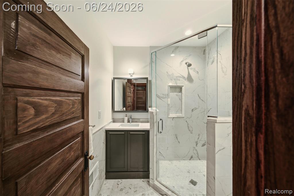 701 W Canfield Street Property Photo 23