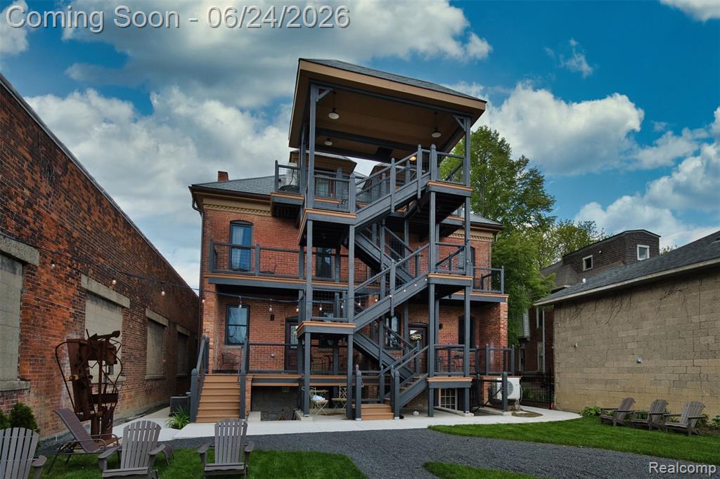 701 W Canfield Street Property Photo 28