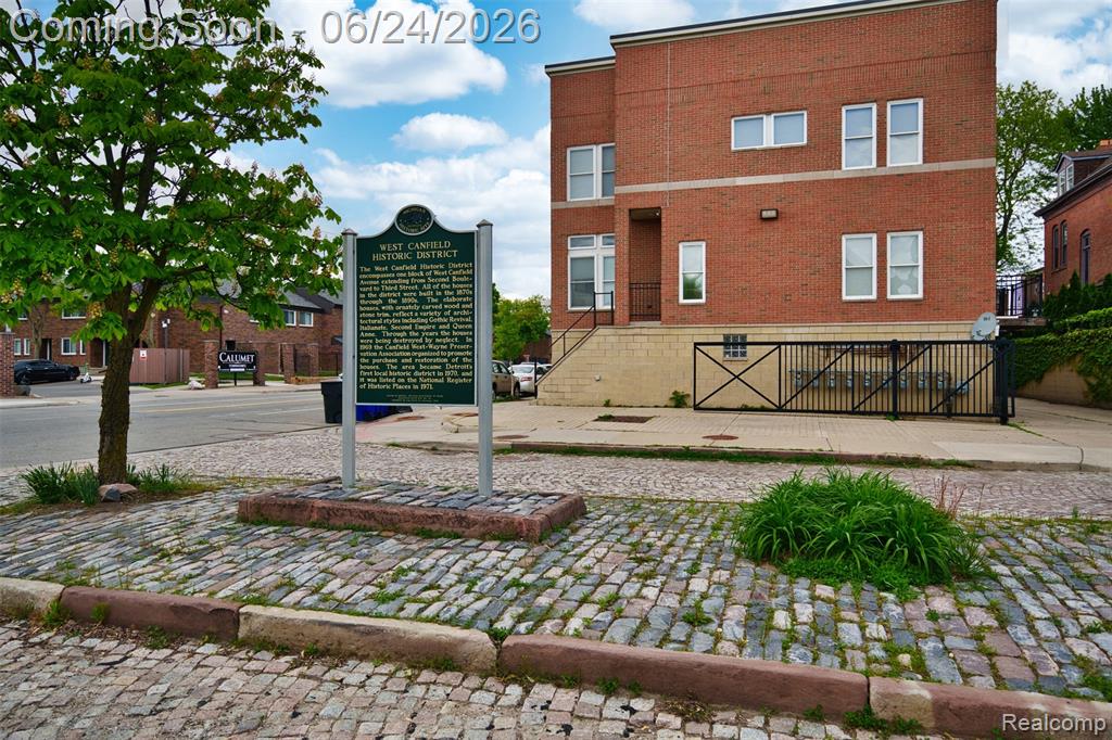 701 W Canfield Street Property Photo 31