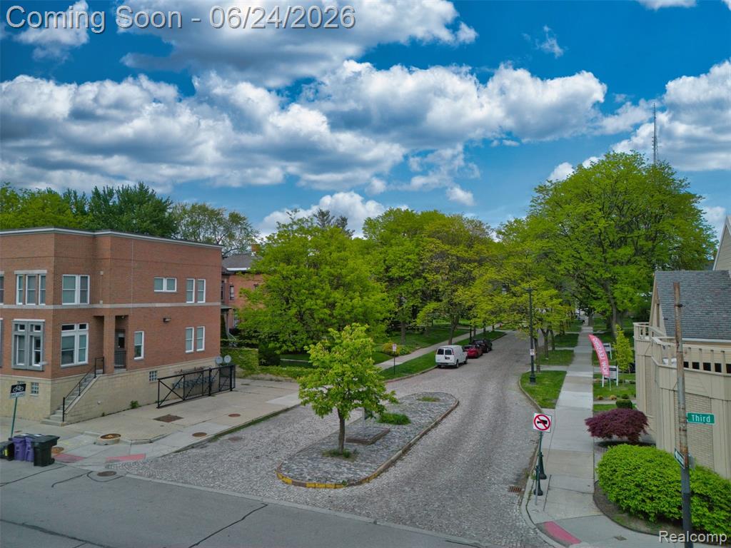 701 W Canfield Street Property Photo 32