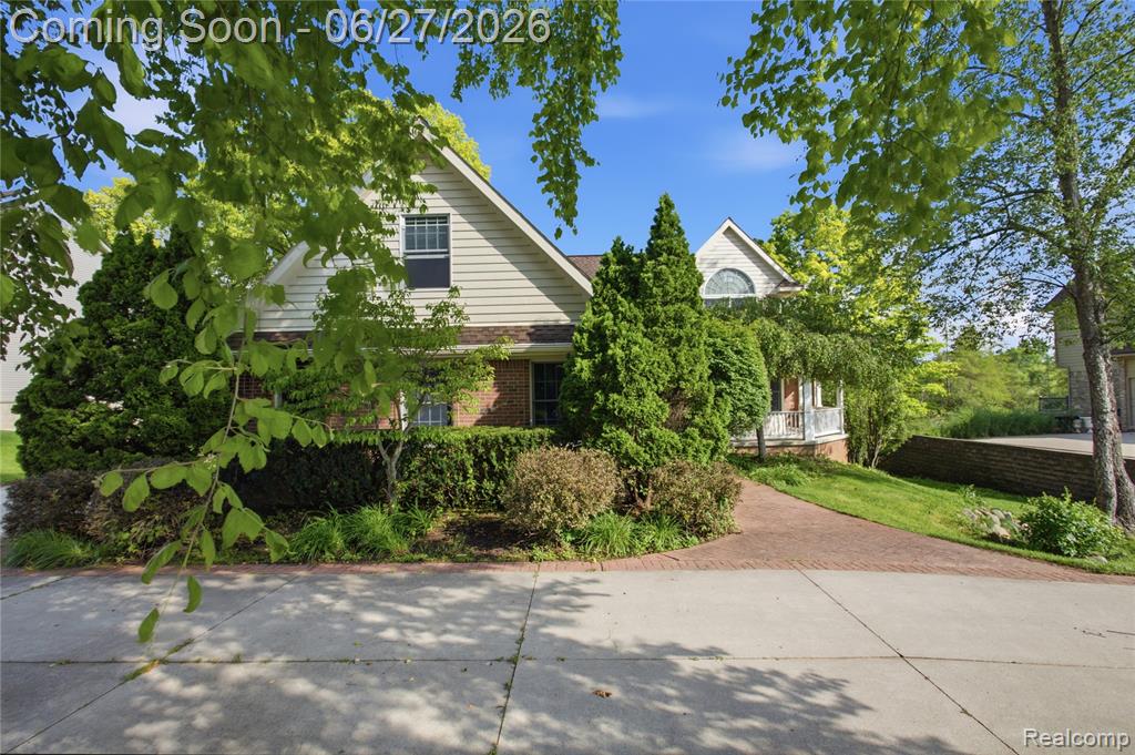 9015 Huron Bluffs Drive Property Photo 2