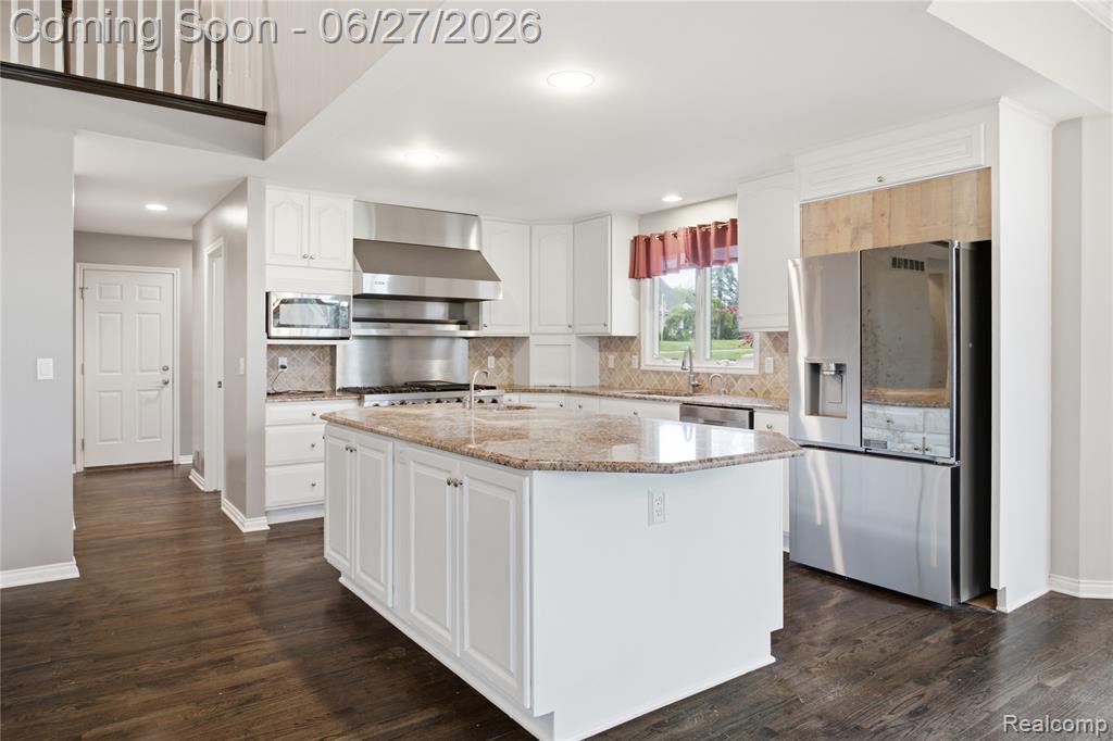 9015 Huron Bluffs Drive Property Photo 13