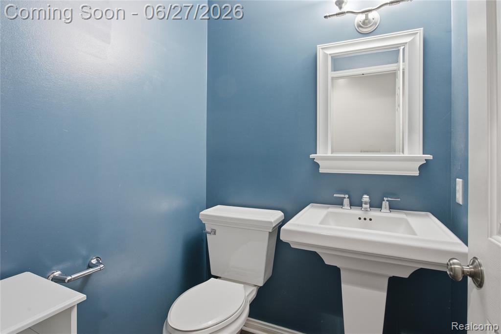 9015 Huron Bluffs Drive Property Photo 28