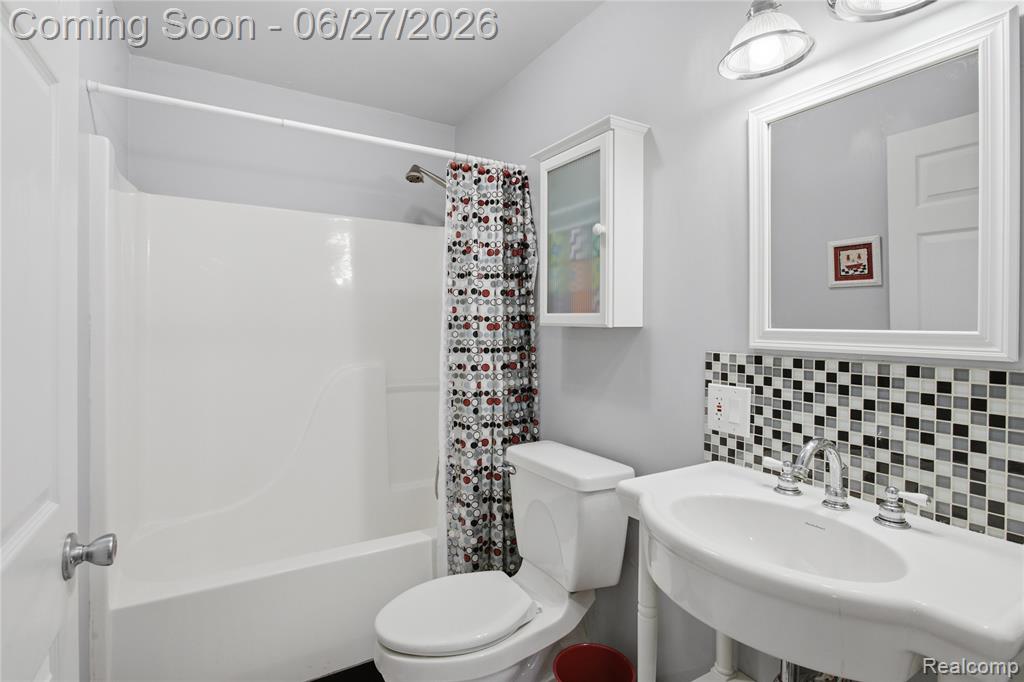9015 Huron Bluffs Drive Property Photo 42