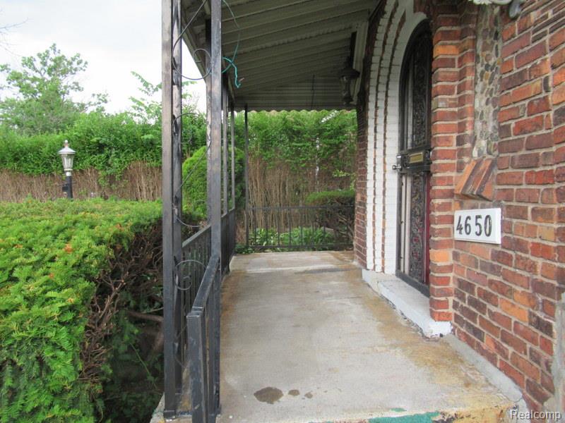 4650 Devonshire Road Property Photo 2