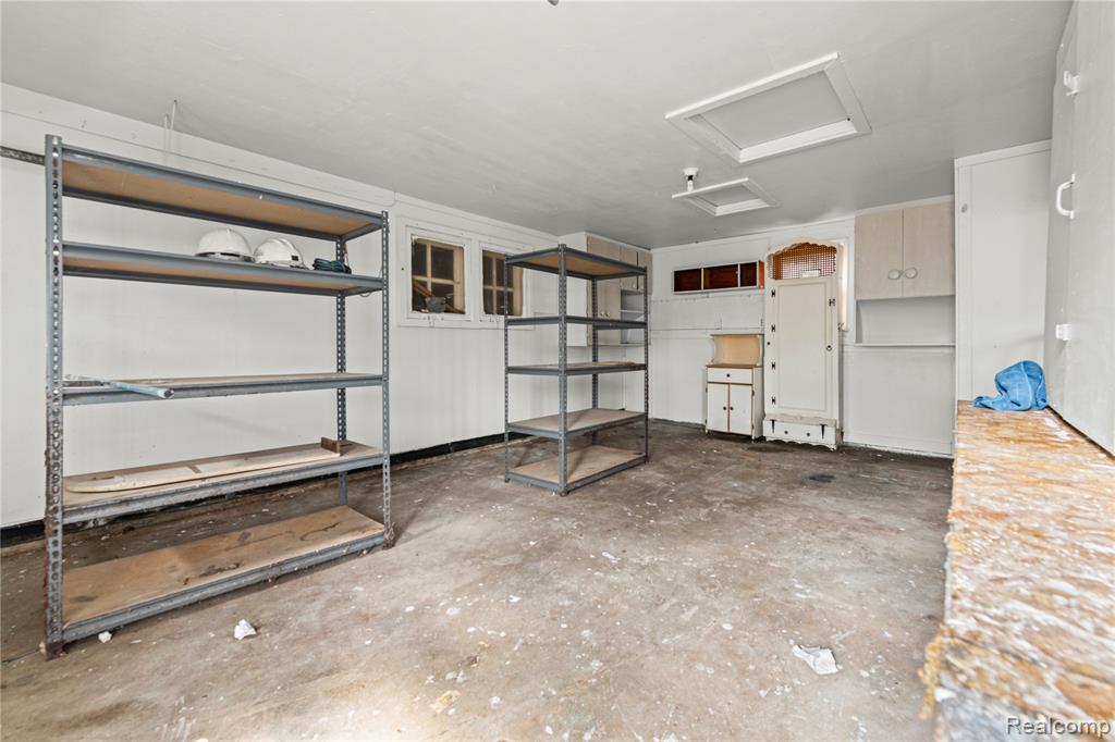 11033 Continental Avenue Property Photo 6