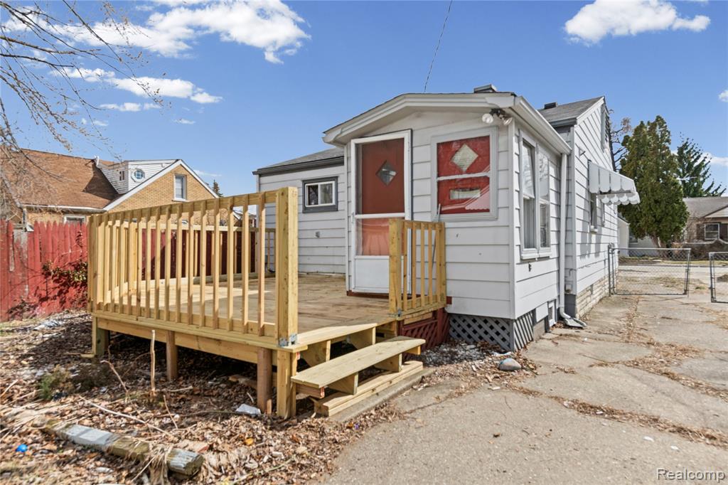 11033 Continental Avenue Property Photo 9