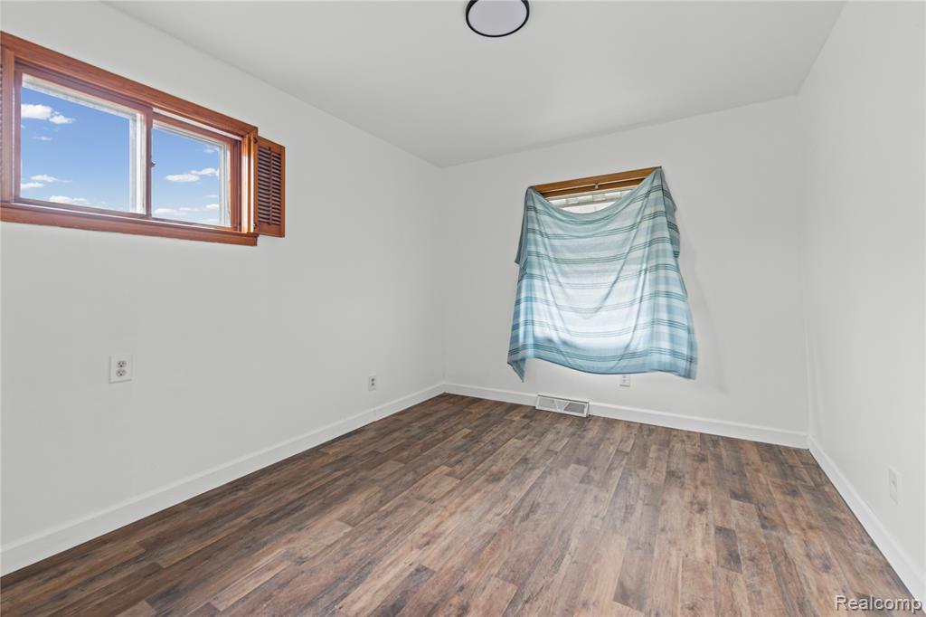 11033 Continental Avenue Property Photo 10